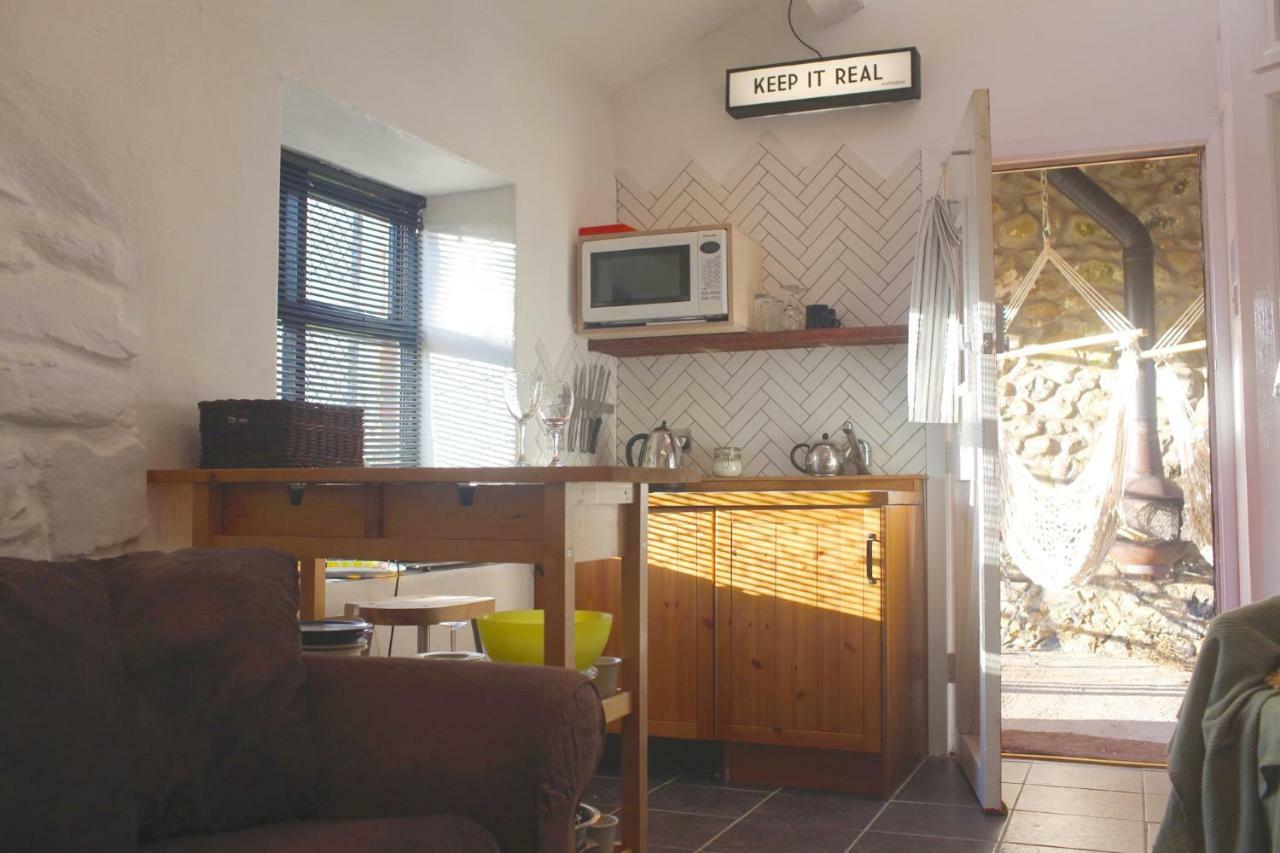 The Cupboard Armoy Exterior photo